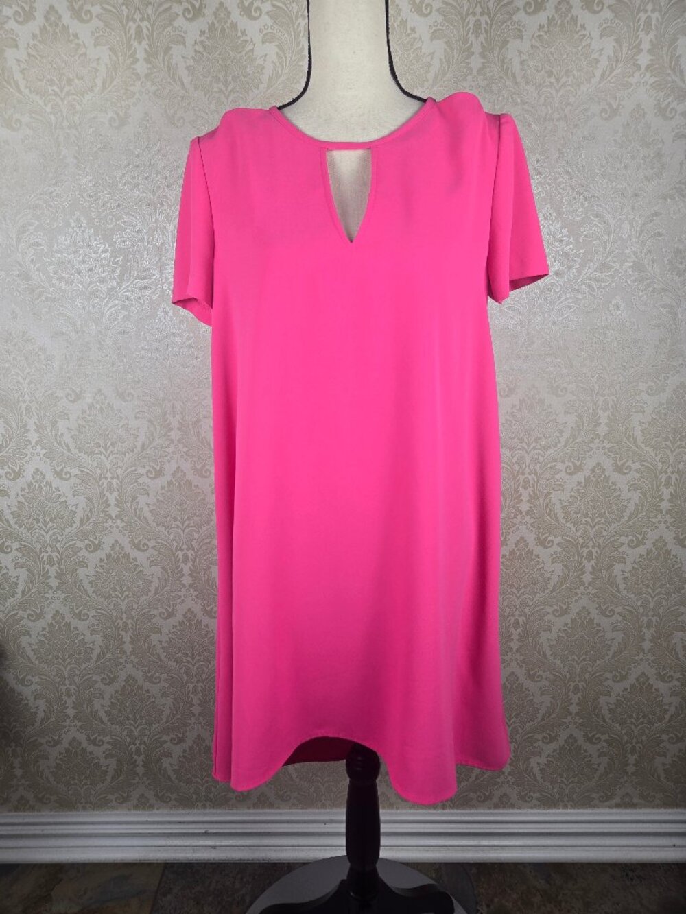 Trina Turk Size 8 Hot Pink Floramaria Crepe Dress Keyhole Front Shoulder Cutouts